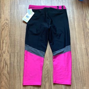 Under Armour | NWT Compression Capri - Medium